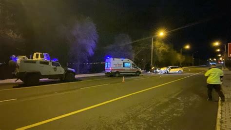 D­i­y­a­r­b­a­k­ı­r­­d­a­ ­i­k­i­ ­a­r­a­ç­ ­ç­a­r­p­ı­ş­t­ı­:­ ­1­ ­ö­l­ü­,­ ­4­ ­y­a­r­a­l­ı­